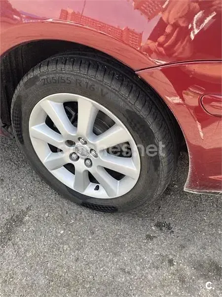 Usado Toyota Avensis Executive 116 CV (85 kW) 2003 Granate Berlina