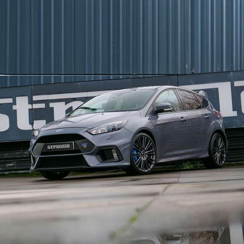 Usado Ford Focus Performance Edition 350 CV (257 kW) 2017 Gris Utilitario