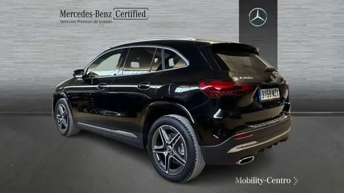Usado Mercedes GLA250 218 CV (160 kW) 2025 Negro SUV