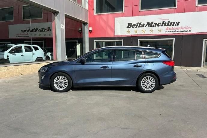 Usado Ford Focus Titanium 121 CV (88 kW) 2020 Azul Familiar
