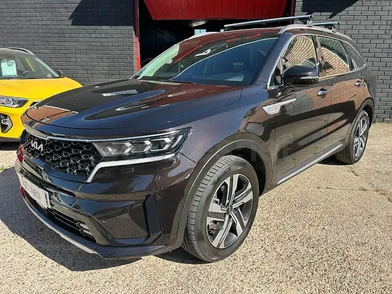 Usado Kia Sorento 230 CV (169 kW) 2023 Marrón SUV