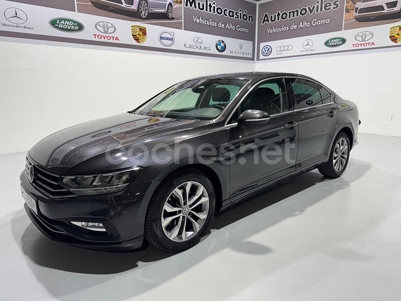 Usado VW Passat Executive 122 CV (89 kW) 2020 Gris / plata Berlina