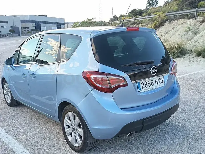 Usado Opel Meriva Excellence 136 CV (100 kW) 2014 Azul Monovolumen