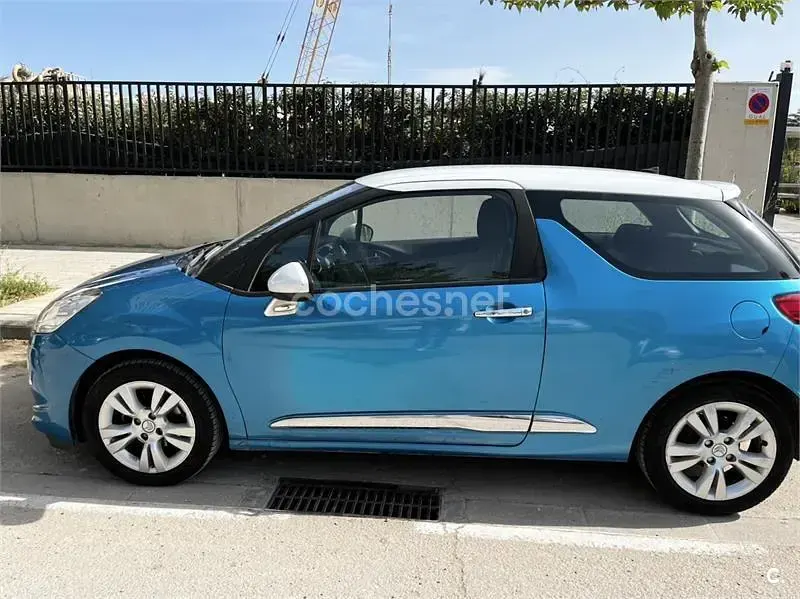 Begagnad Citroën DS3 68 HK (50 kW) 2011 Blå Halvkombi