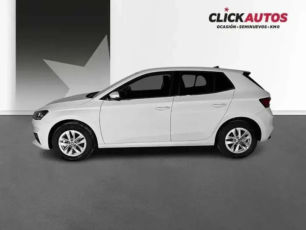Usado Skoda Fabia Selection 116 CV (85 kW) 2025 Blanco Utilitario