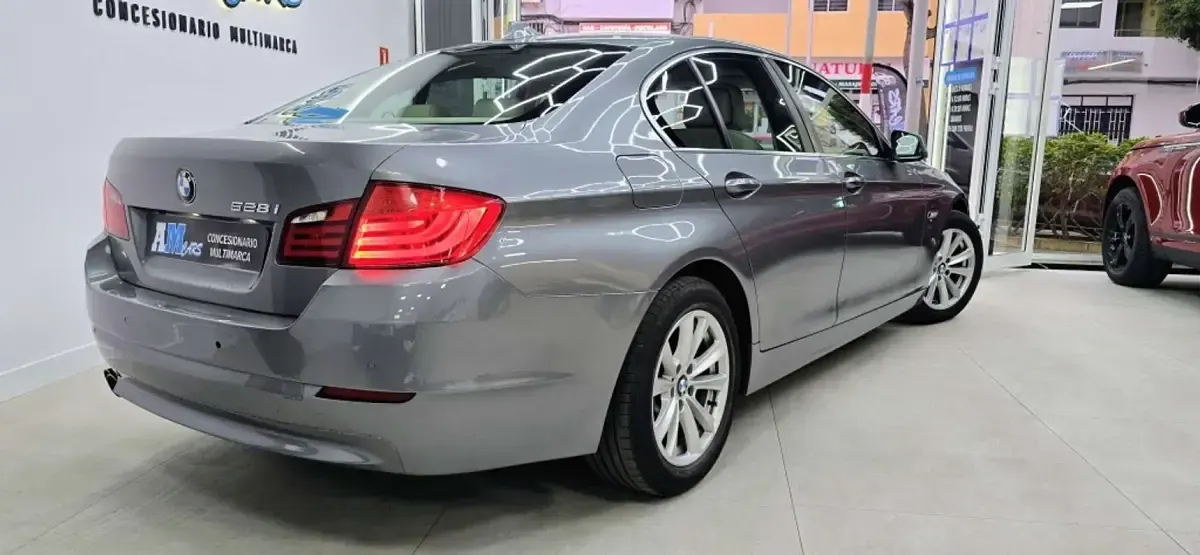 Używany BMW 528 258 KM (189 kW) 2010 Szary Sedan/Limuzyna