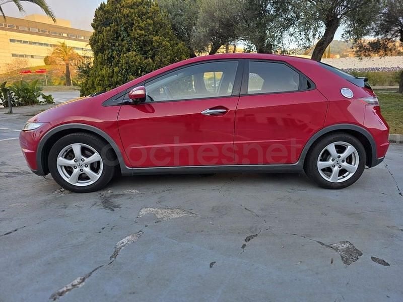 Usado Honda Civic Sport 100 CV (73 kW) 2010 Rojo Berlina