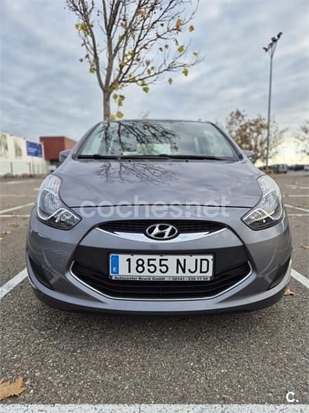 Usado Hyundai ix20 90 CV (66 kW) 2015 Gris / plata Utilitario