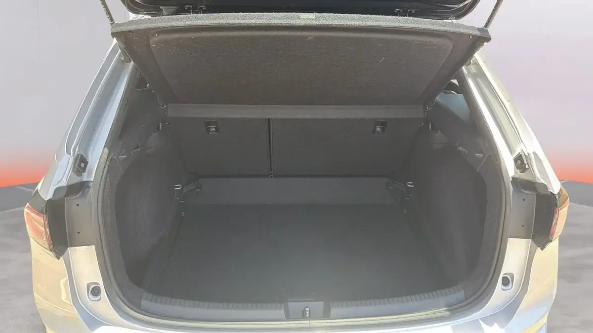 Usado VW Taigo R-line 150 CV (110 kW) 2022 Gris SUV