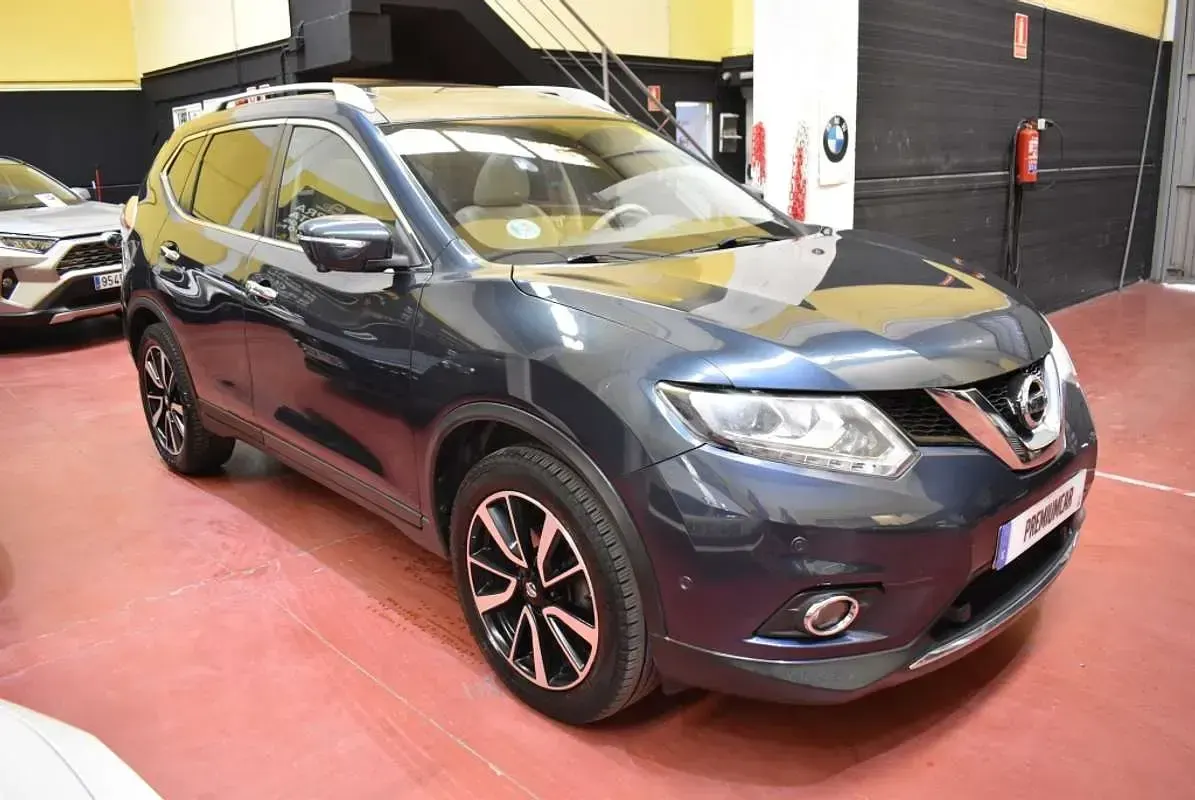 Usado Nissan X-Trail Tekna 131 CV (96 kW) 2016 Gris SUV