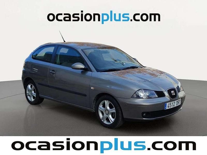 Usado Seat Ibiza 99 CV (72 kW) 2005 Gris Utilitario