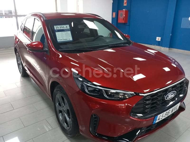 Granate Usado 2024 Ford Kuga ST-Line SUV | 32.950 € (Un poco caro) - Imagen 1/4
