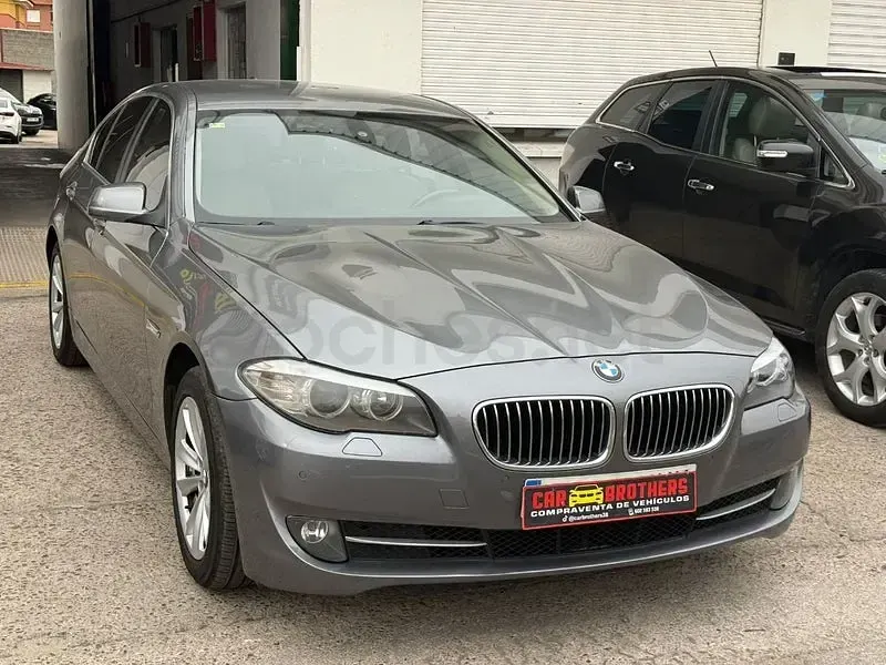 Usado BMW 520 Comfort Edition 184 CV (135 kW) 2009 Gris / plata Berlina