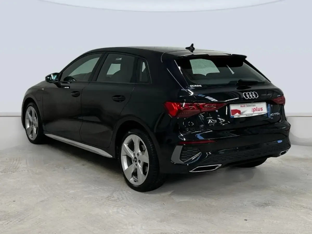 Usado Audi A3 Sportback S-Line 204 CV (150 kW) 2022 Negro Utilitario