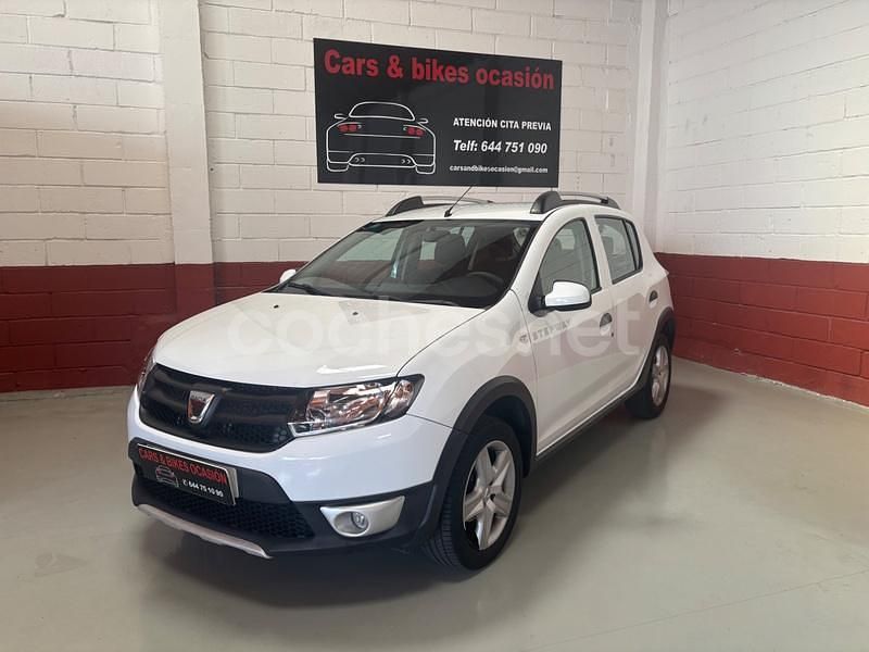 Blanco Usado 2015 Dacia Sandero Stepway Utilitario | 6990 € (Buen precio) - Imagen 1/4