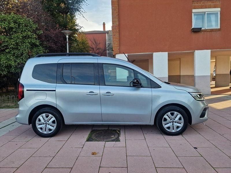Usado Renault Kangoo Edition One 95 CV (69 kW) 2022 Gris Monovolumen