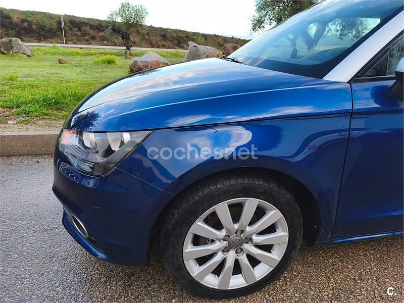 Usado Audi A1 Attraction 90 CV (66 kW) 2015 Azul Utilitario