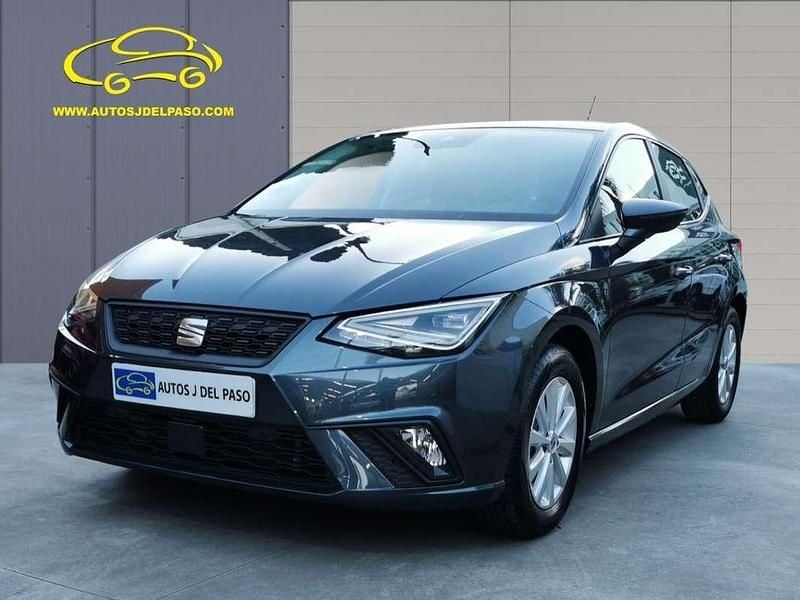 Usado Seat Ibiza Style 110 CV (80 kW) 2022 Gris Utilitario