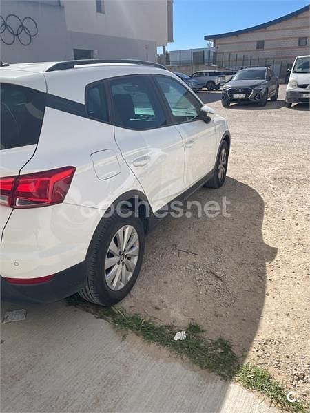 Usado Seat Arona Ecomotive 95 CV (69 kW) 2019 Blanco SUV