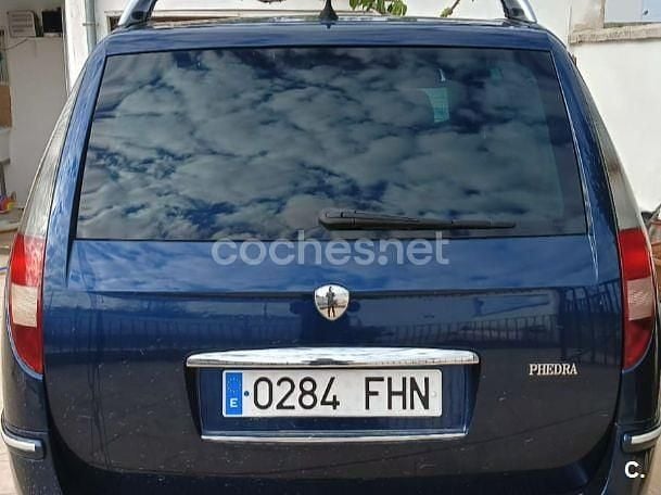 Usado Lancia Phedra 128 CV (94 kW) 2006 Amarillo Monovolumen