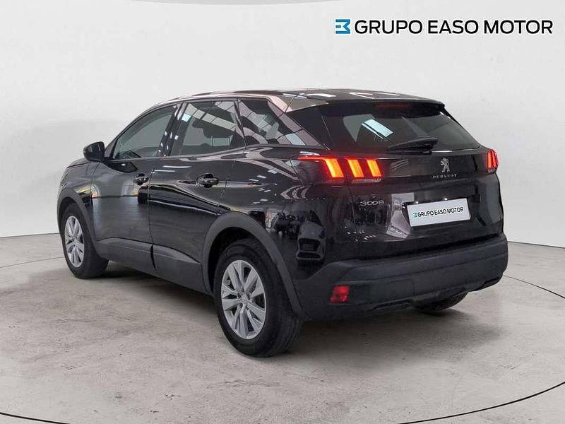 Usado Peugeot 3008 Active 120 CV (88 kW) 2022 Negro SUV