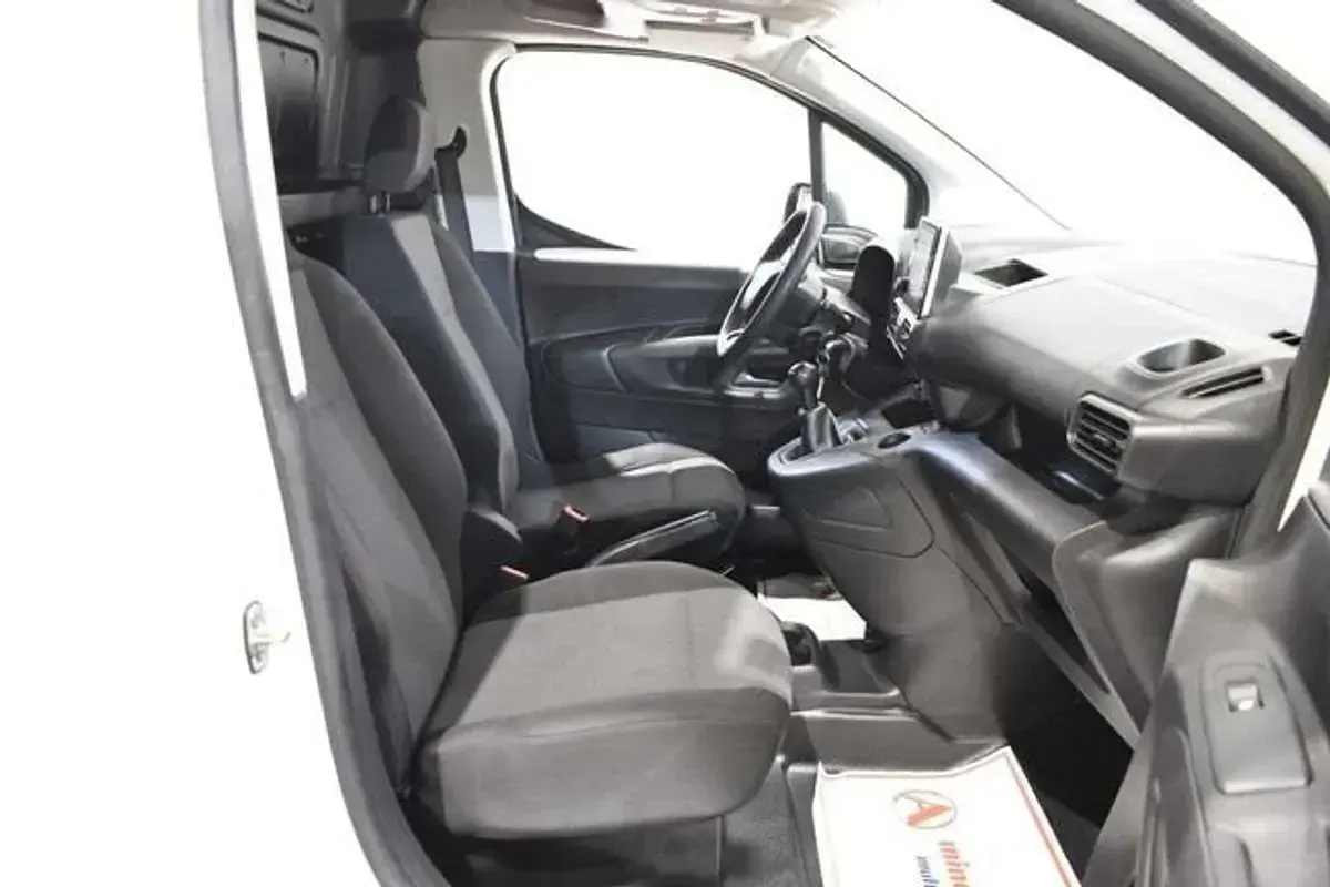 Usado Citroën Berlingo 101 CV (74 kW) 2021 Blanco Monovolumen