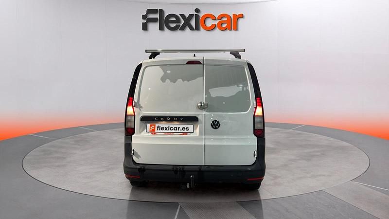 Usado VW Caddy 102 CV (75 kW) 2021 Blanco Monovolumen