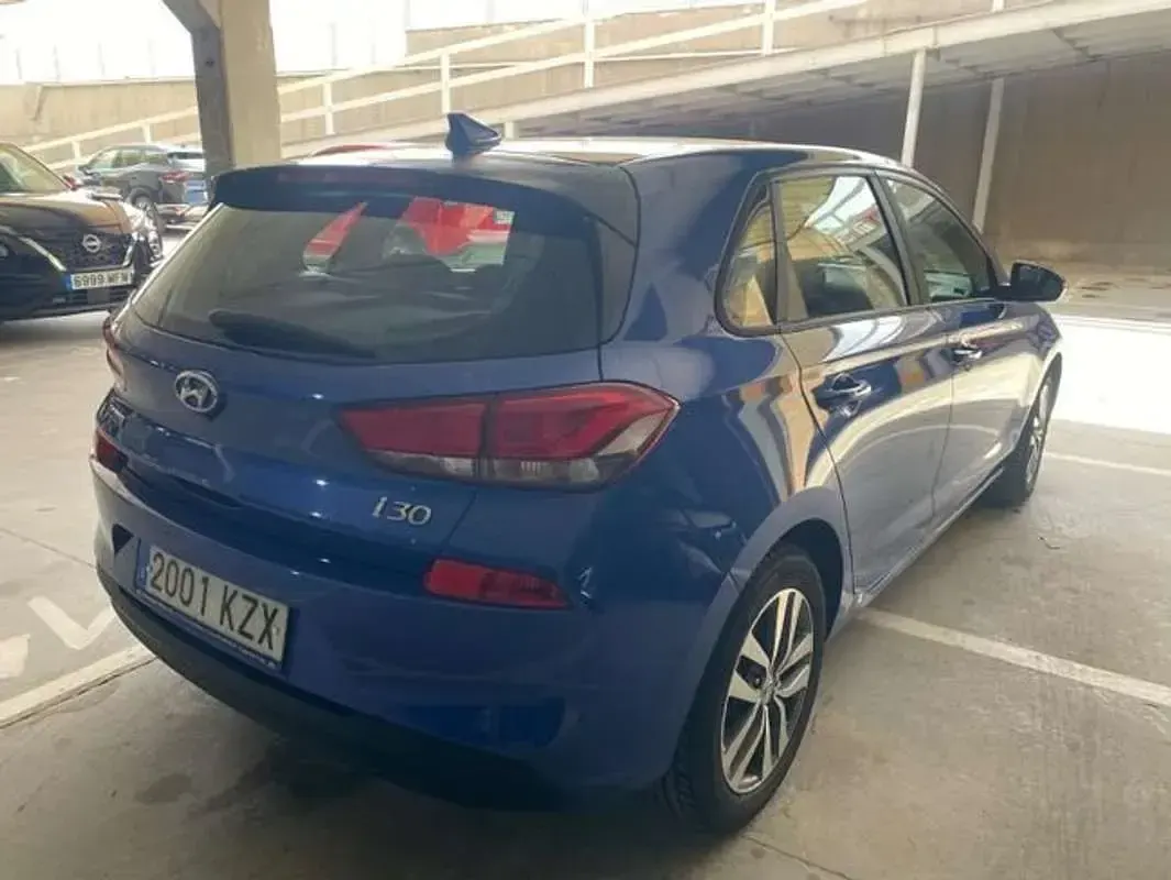 Usado Hyundai i30 95 CV (69 kW) 2018 Azul Utilitario