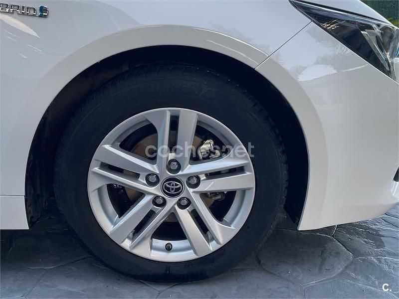 Usado Toyota Corolla Active 122 CV (89 kW) 2019 Blanco Berlina