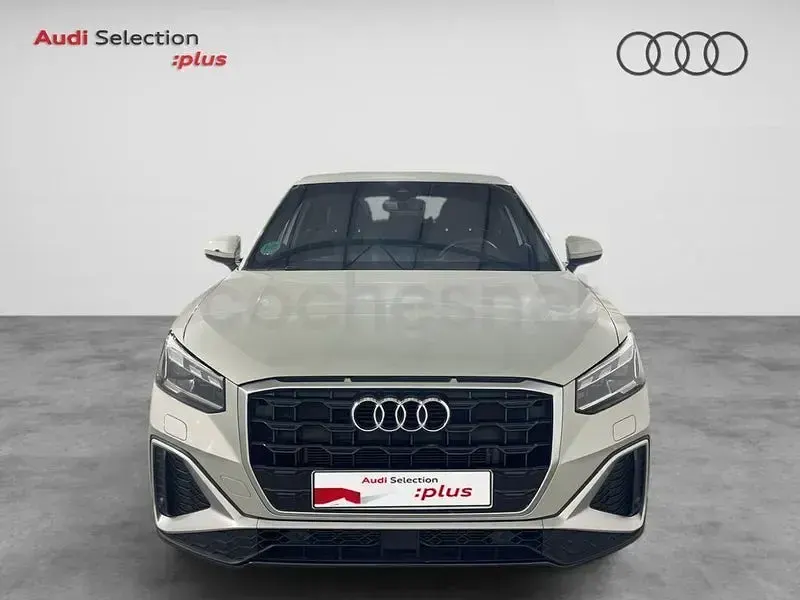 Usado Audi Q2 S-Line 150 CV (110 kW) 2025 Gris / plata SUV