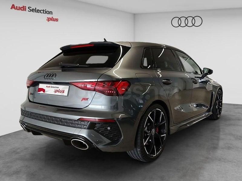 Usado Audi RS3 400 CV (294 kW) 2023 Gris / plata Berlina