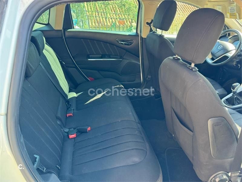 Blanco Usado 2009 Lancia Delta Berlina | 3700 € (Buen precio) - Imagen 1/1