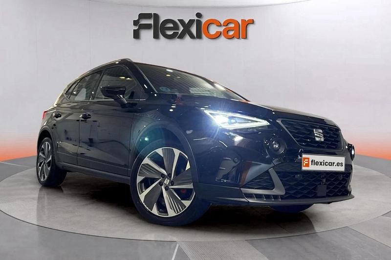 Negro Usado 2024 Seat Arona FR SUV | 21.490 € (Un poco caro) - Imagen 1/4