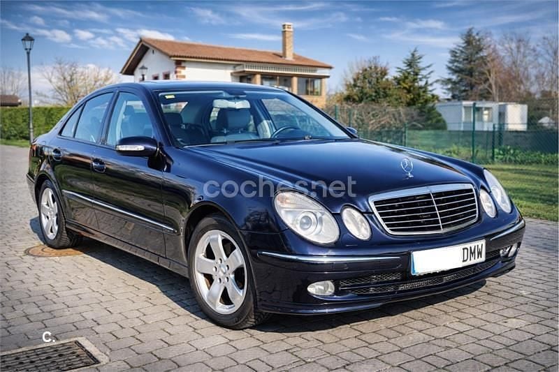 Usado Mercedes E320 Avantgarde 204 CV (150 kW) 2005 Azul Berlina