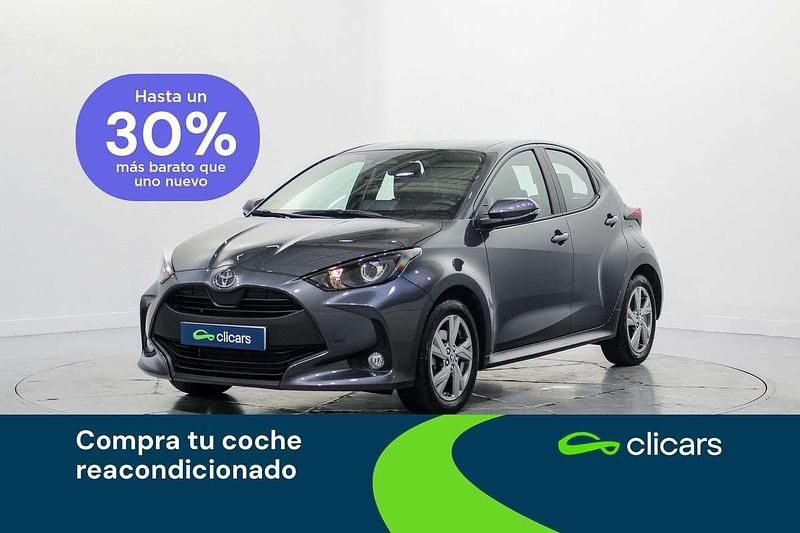 Gris Usado 2024 Toyota Yaris Hybrid Active Utilitario | 18.590 € (Super precio) - Imagen 1/4