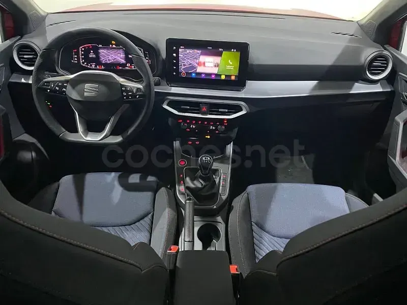 Usado Seat Arona FR 115 CV (84 kW) 2025 Rojo SUV