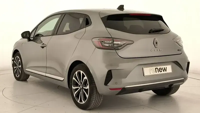 Usado Renault Clio V Techno 145 CV (106 kW) 2025 Gris Berlina