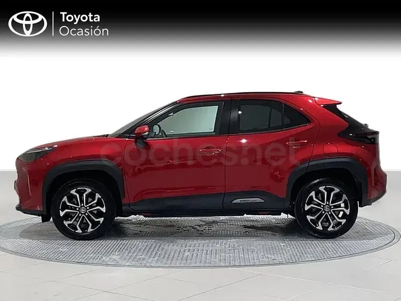 Używany Toyota Yaris Cross Active 130 KM (95 kW) 2025 Czerwony SUV