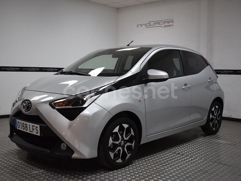 Gris / plata Usado 2020 Toyota Aygo X-play Utilitario | 11.900 € (Precio justo) - Imagen 1/4
