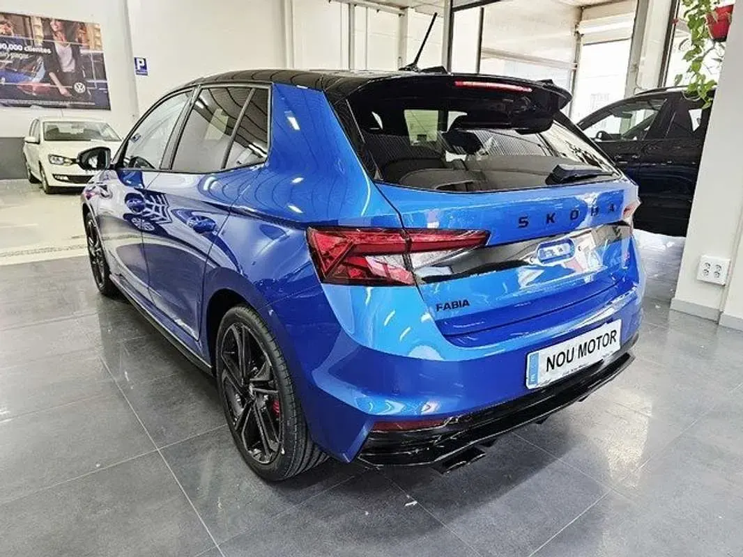 Nuevo Skoda Fabia 177 CV (130 kW) 2026 Azul Utilitario