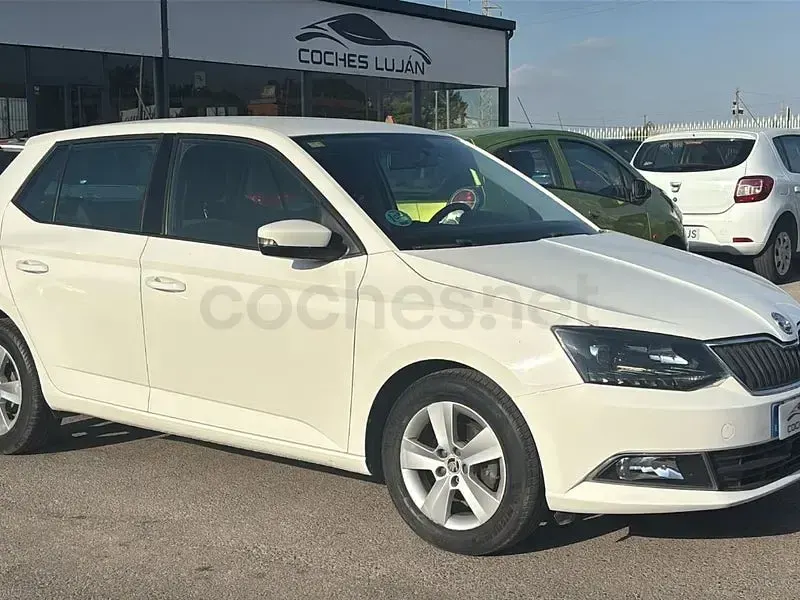 Usado Skoda Fabia Ambition 75 CV (55 kW) 2016 Blanco Berlina