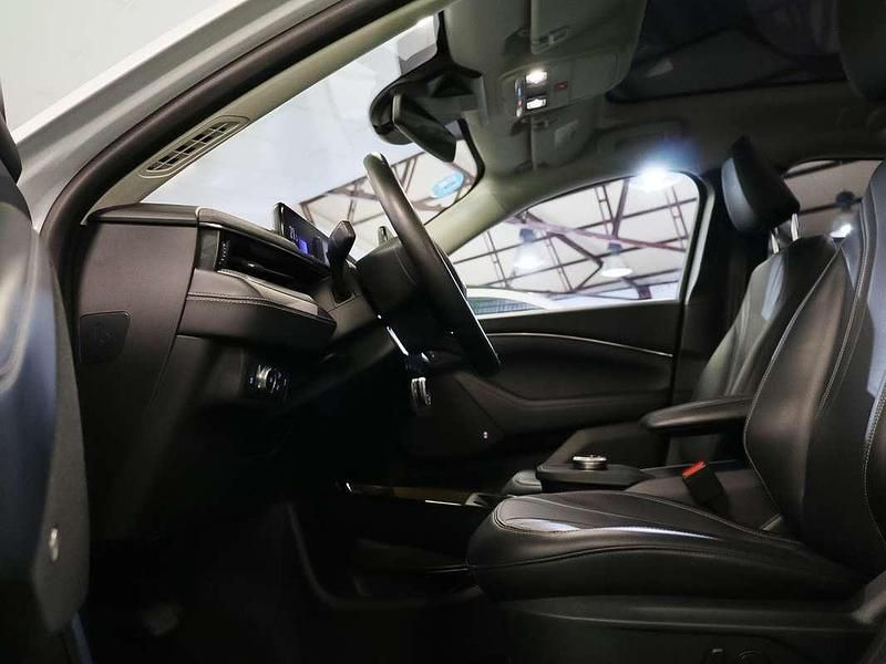 Usado Ford Mustang Mach-E 216 kW (294 CV) 2022 Blanco SUV