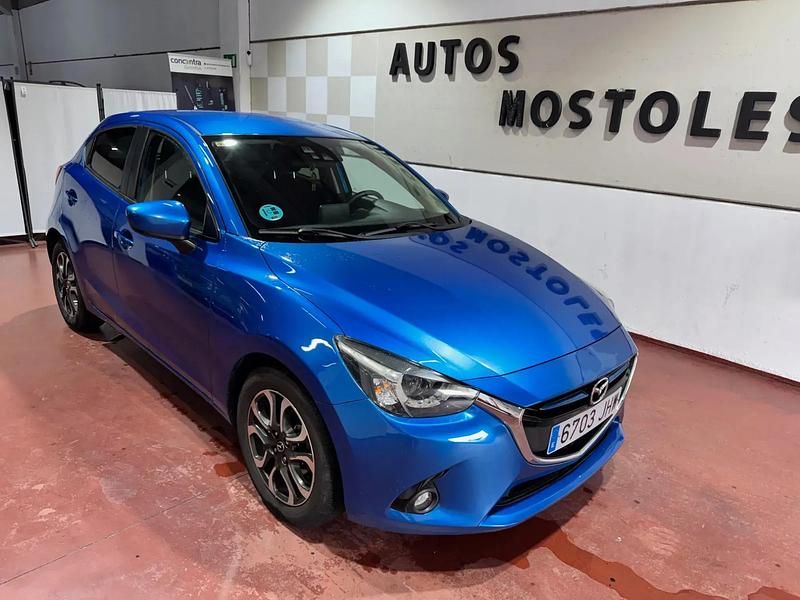 Usado Mazda 2 Style 105 HP (77 kW) 2015 Azul Sedan