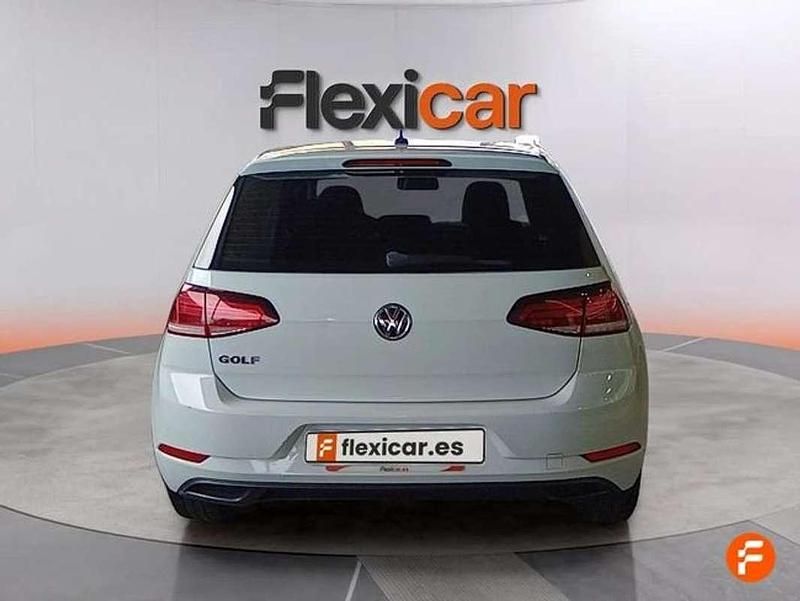 Usado VW Golf VII Advance 116 CV (85 kW) 2019 Blanco Utilitario