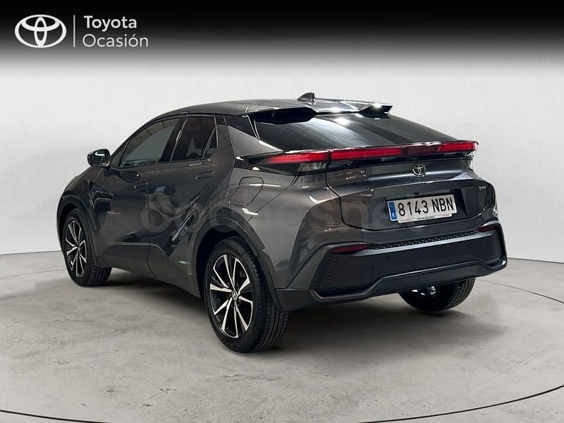 Usado Toyota C-HR Advance 140 CV (102 kW) 2025 Gris / plata SUV