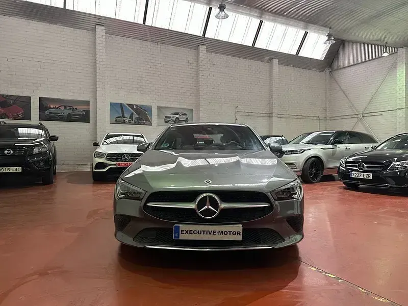 Usado Mercedes CLA220 190 CV (139 kW) 2021 Gris / plata Coupe