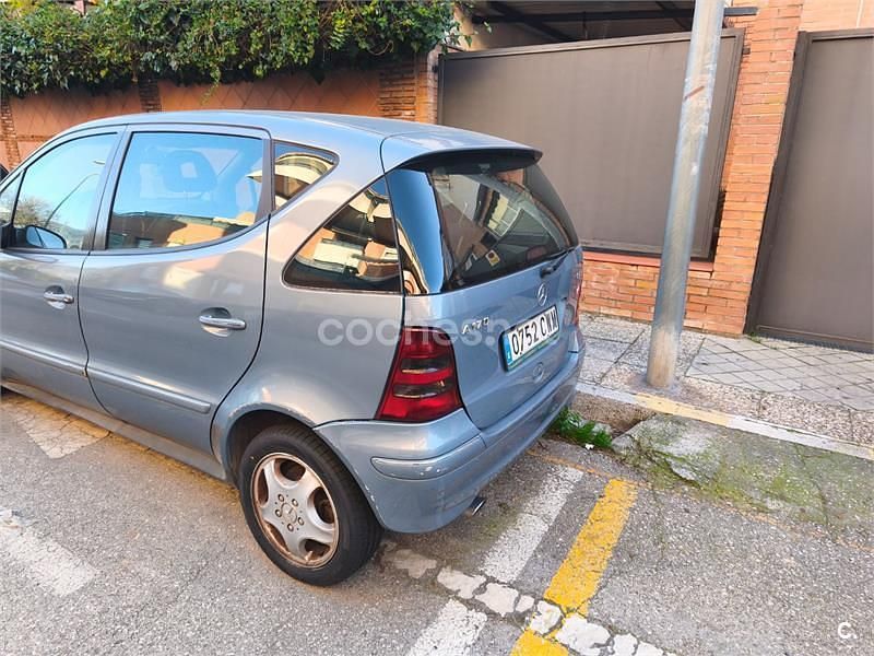 Usado Mercedes A170 Avantgarde 95 CV (69 kW) 2004 Gris / plata Monovolumen