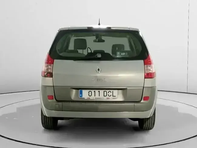 Usado Renault Scenic E-Tech Privilege 120 CV (88 kW) 2004 Beige