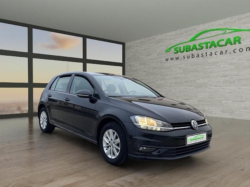 Usado VW Golf VII 116 CV (85 kW) 2019 Negro Utilitario