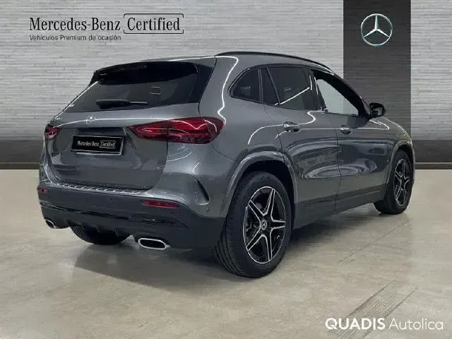 Usado Mercedes GLA200 150 CV (110 kW) 2026 Gris montaña SUV
